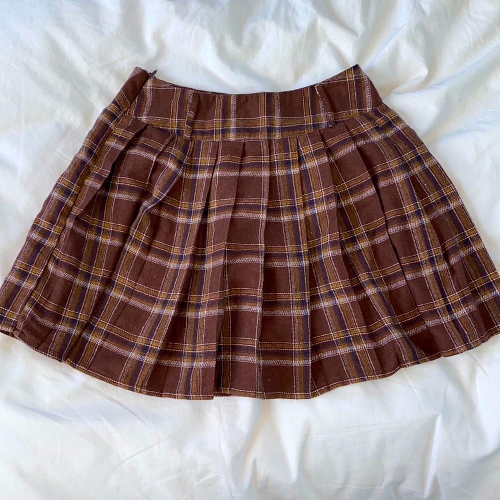 brown plaid pleated skirt
